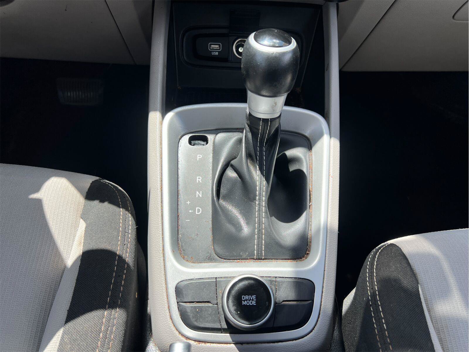 Used 2024 Hyundai Venue SEL FWD image 27