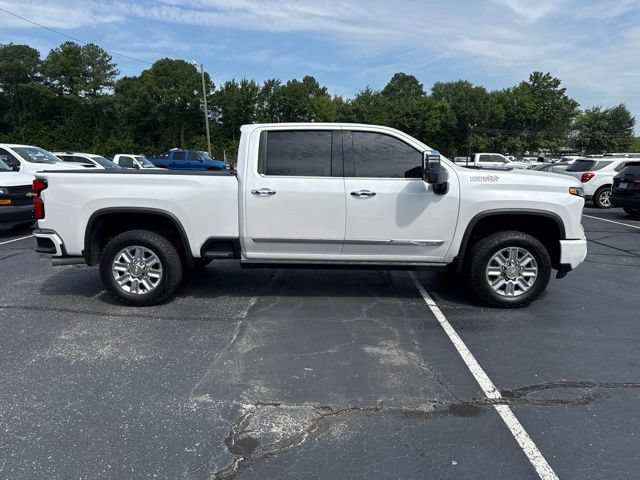 Used 2025 Chevrolet Silverado 2500 High Country w/ High Country Premium Package AWD/4WD image 6
