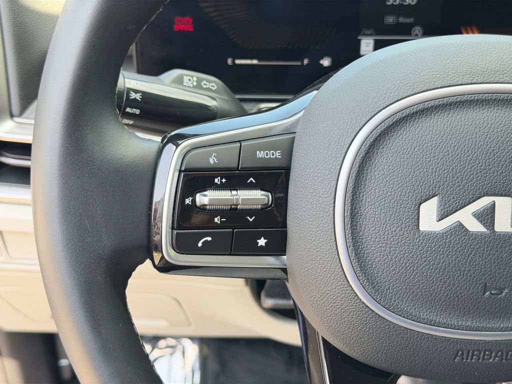Used 2025 Kia Sorento S AWD/4WD image 20