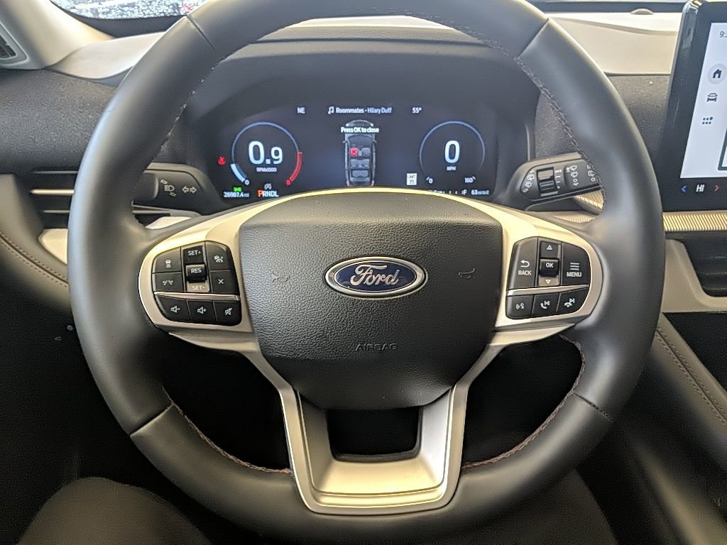 Used 2025 Ford Explorer Active image 17