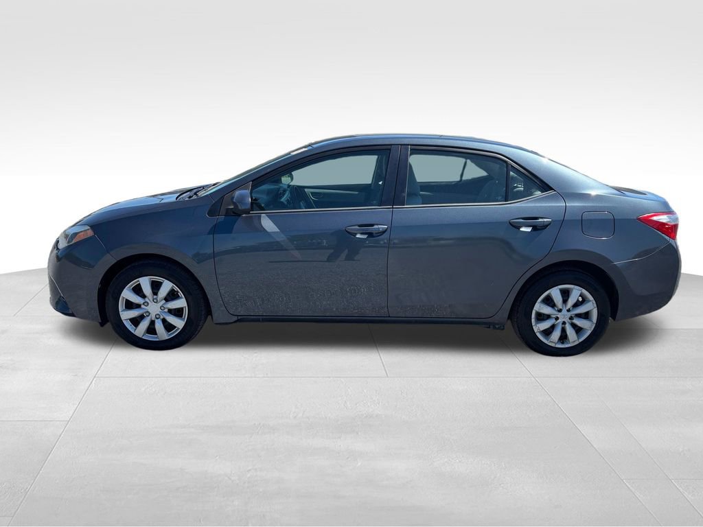 Used 2015 Toyota Corolla LE FWD image 4