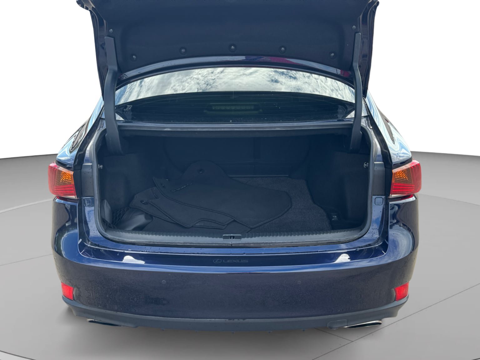 Used 2018 Lexus IS 300 w/ Comfort Package RWD image 19
