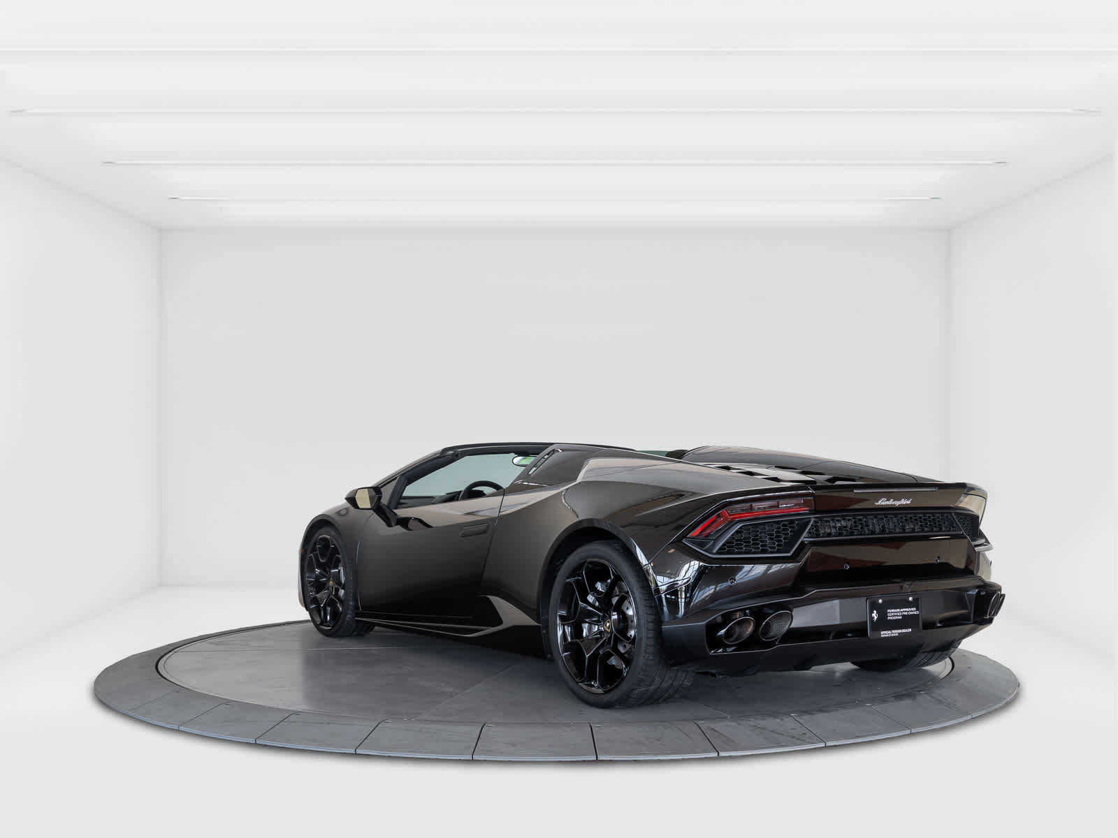Used 2017 Lamborghini Huracan LP 580-2 RWD image 3