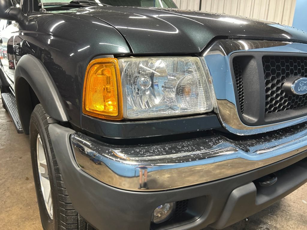Used 2004 Ford Ranger XLT AWD/4WD image 2