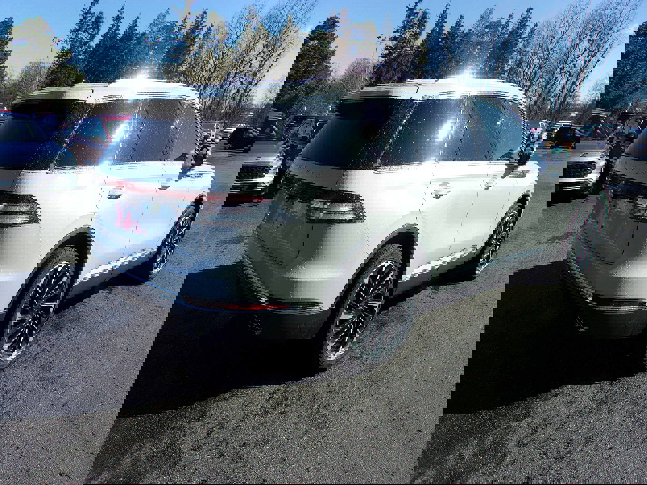 Used 2025 Lincoln Aviator Reserve w/ Equipment Group 201A image 5