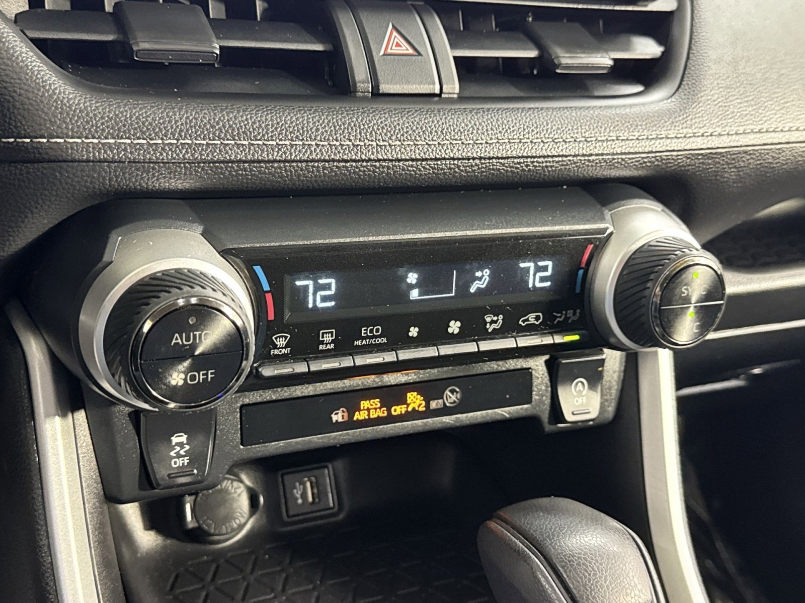 Used 2023 Toyota RAV4 XLE FWD image 33