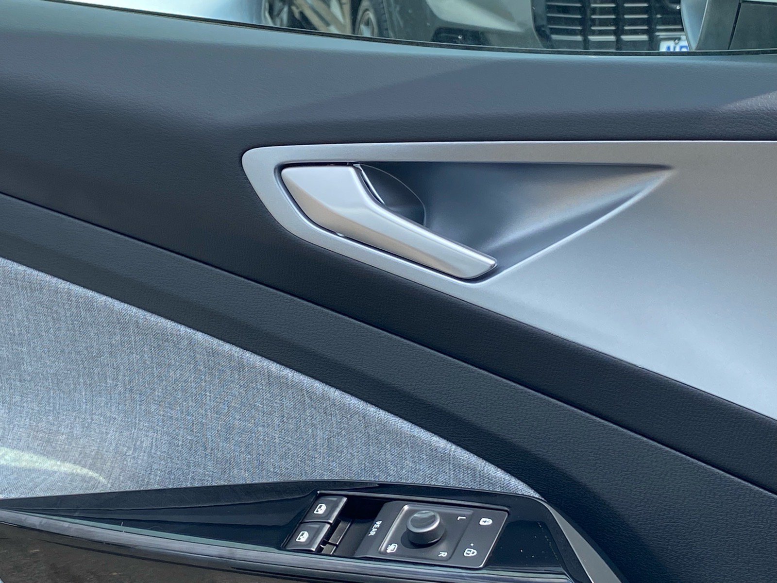 Certified 2023 Volkswagen ID.4 Pro RWD image 16