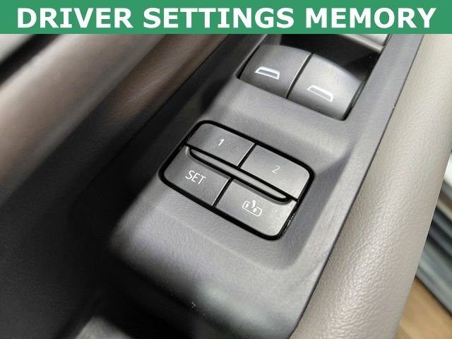 Certified 2024 GMC Yukon XL SLT AWD/4WD image 11