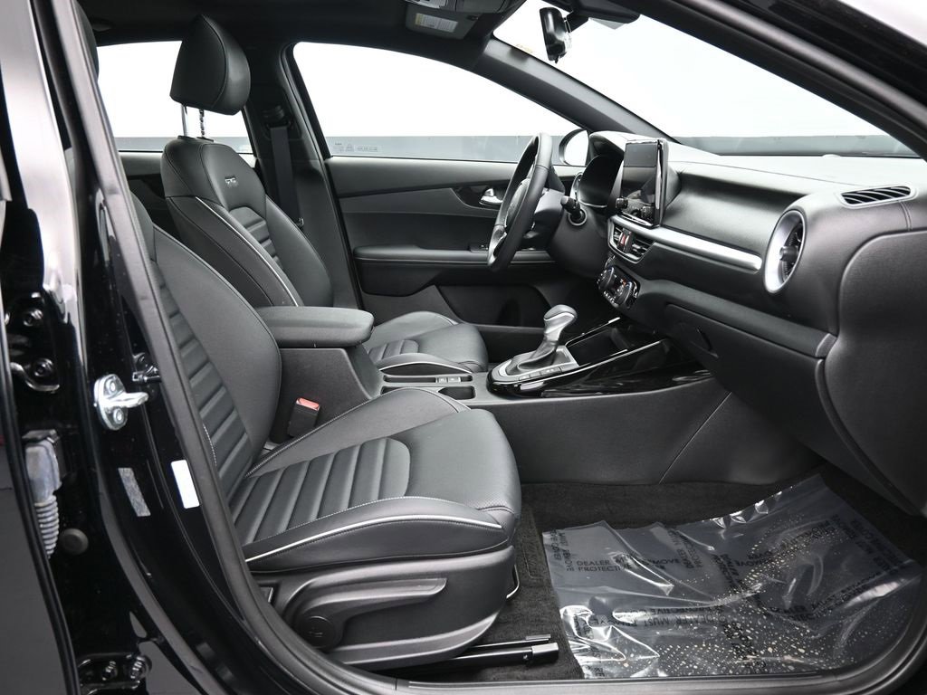Used 2024 Kia Forte GT-Line w/ GT-Line Premium Package image 40