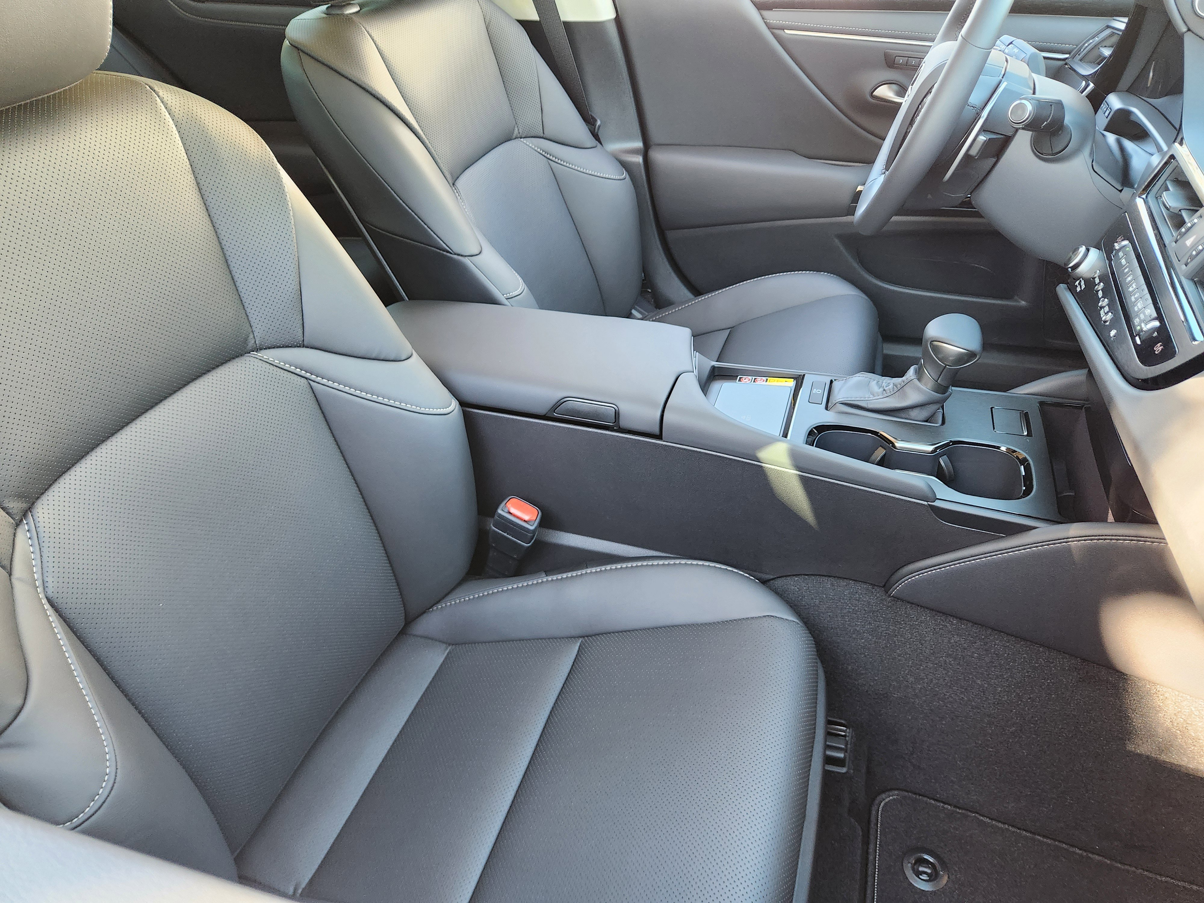 New 2025 Lexus ES 350 w/ Premium Package image 9