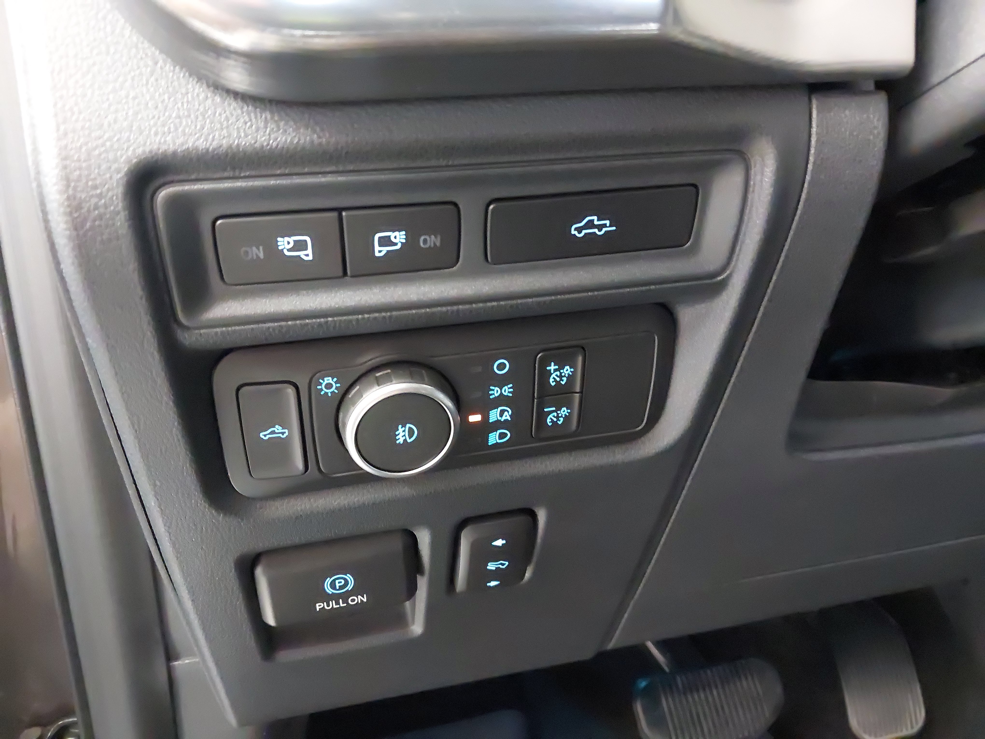 Used 2021 Ford F150 Lariat w/ FX4 Off-Road Package AWD/4WD image 24