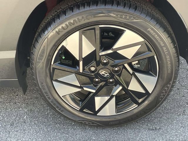 Certified 2025 Hyundai Kona SEL FWD image 7