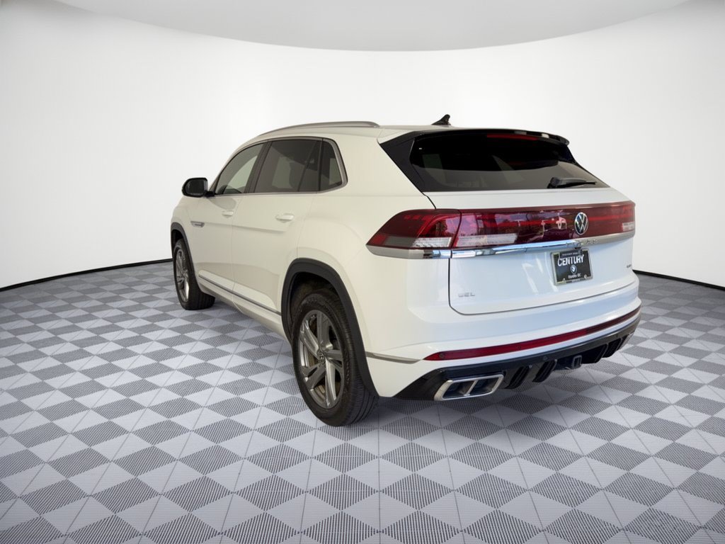 Used 2024 Volkswagen Atlas Cross Sport SEL R-Line AWD/4WD image 3