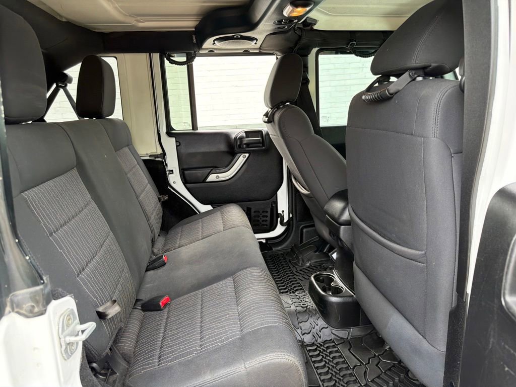 Used 2011 Jeep Wrangler Unlimited Rubicon w/ Dual Top Group AWD/4WD image 9