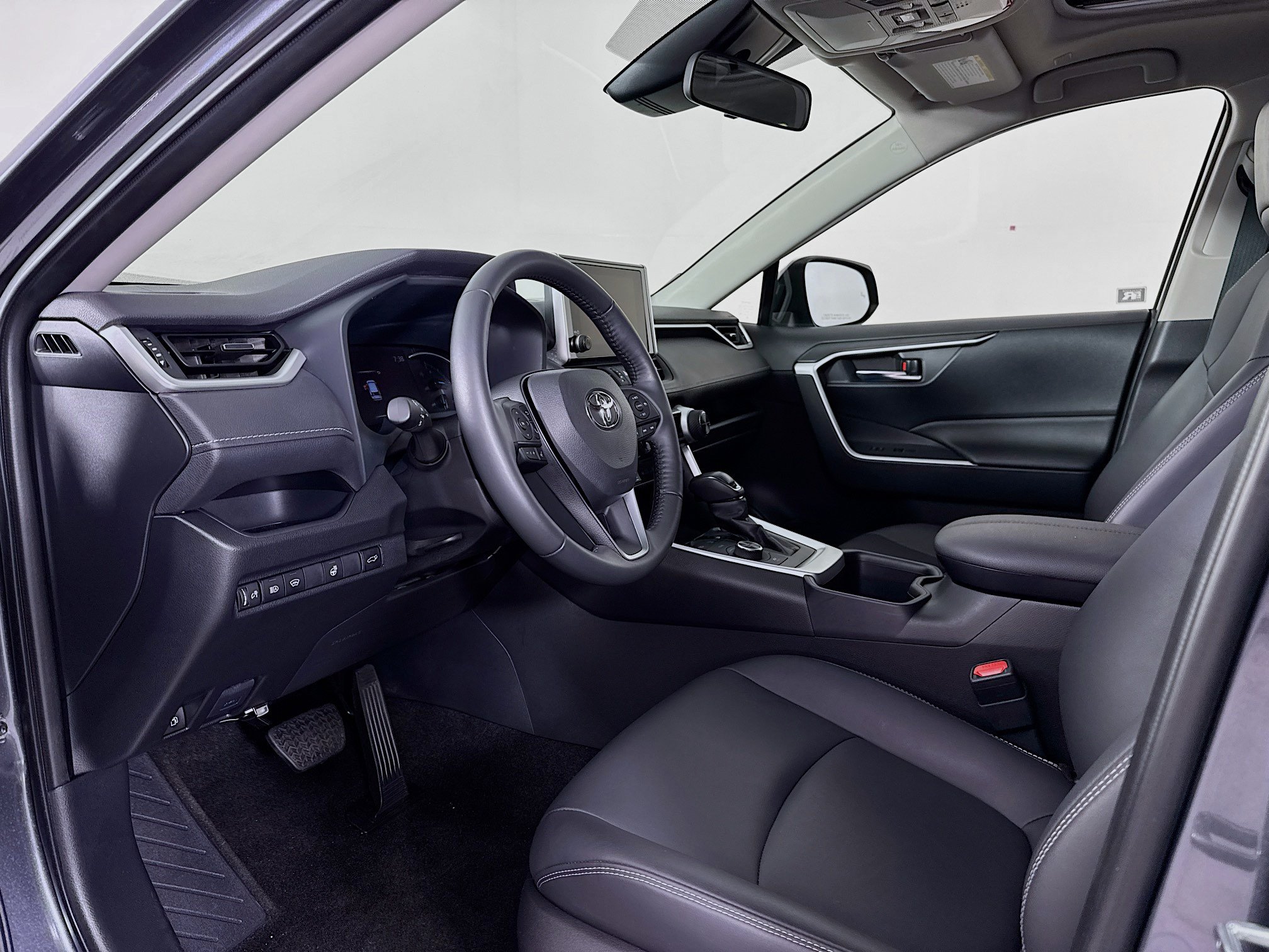 Certified 2023 Toyota RAV4 XLE Premium AWD/4WD image 9