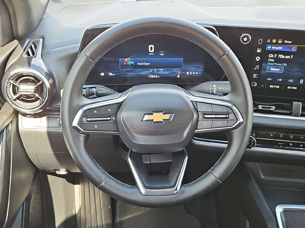 Used 2026 Chevrolet Equinox LT FWD image 23