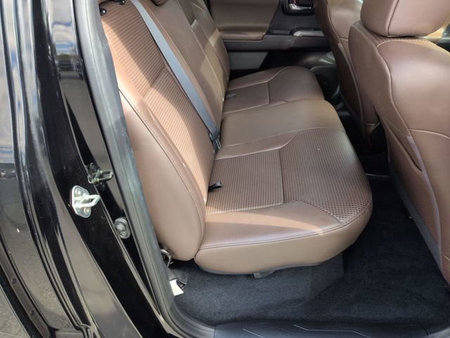Used 2017 Toyota Tacoma Limited w/ Tow Package image 24