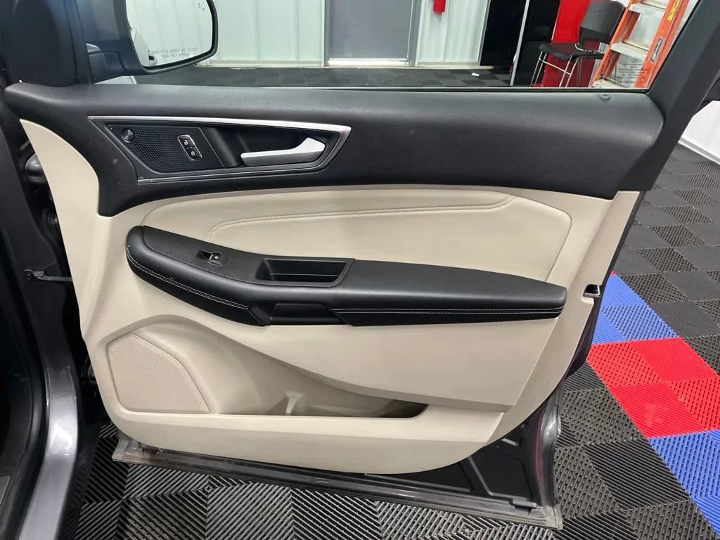 Used 2024 Ford Edge Titanium AWD/4WD image 11