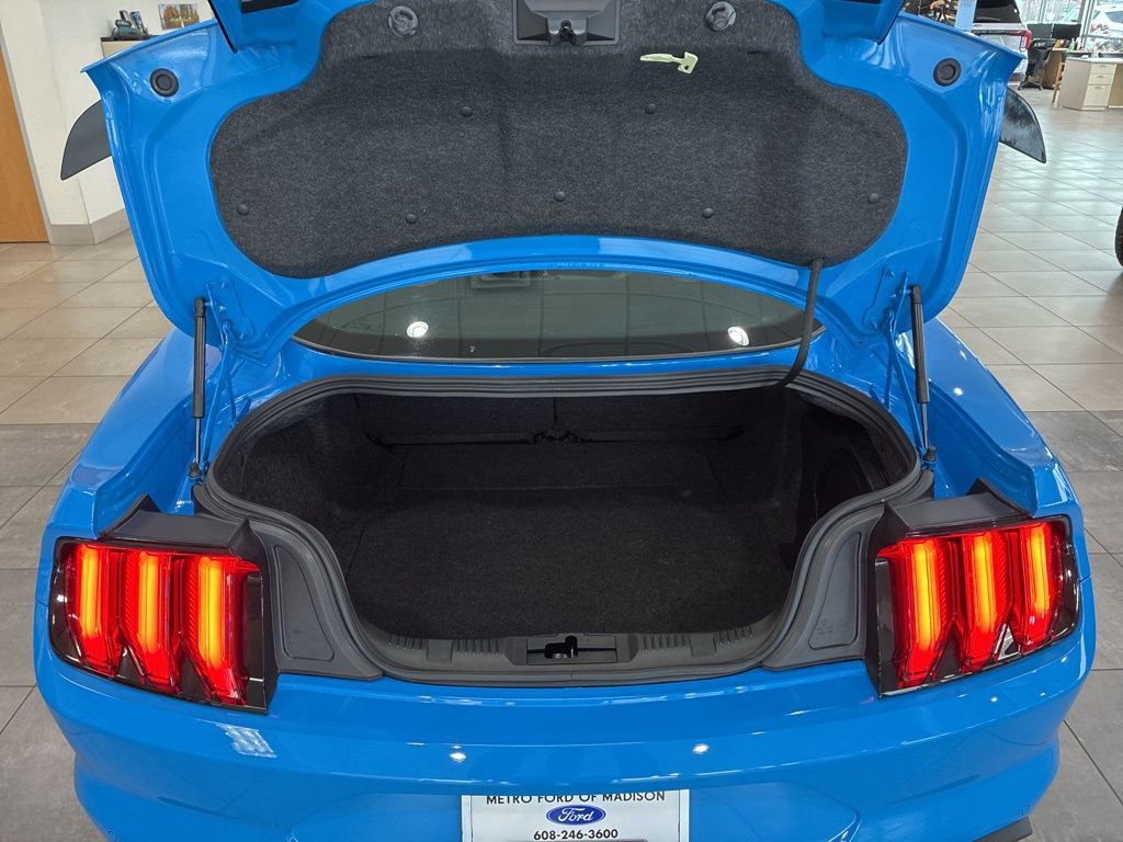 Used 2022 Ford Mustang GT Premium w/ Equipment Group 401A RWD image 35