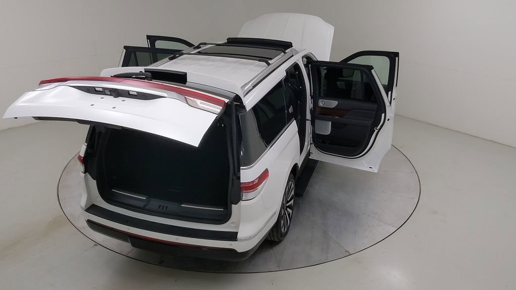 Used 2023 Lincoln Navigator L Reserve w/ Equipment Group 201A image 55