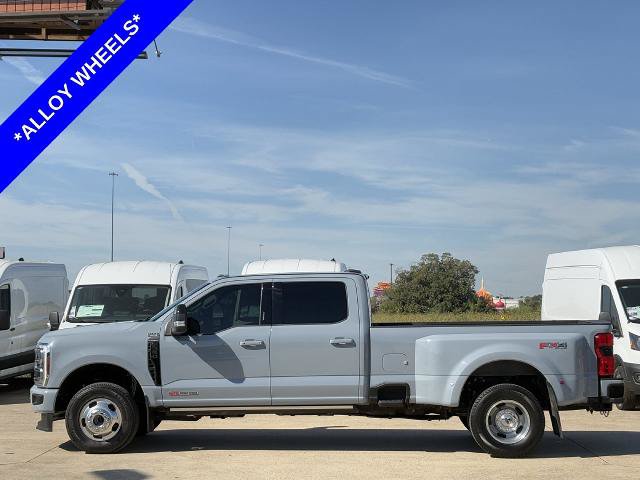 Certified 2026 Ford F350 Platinum AWD/4WD image 3