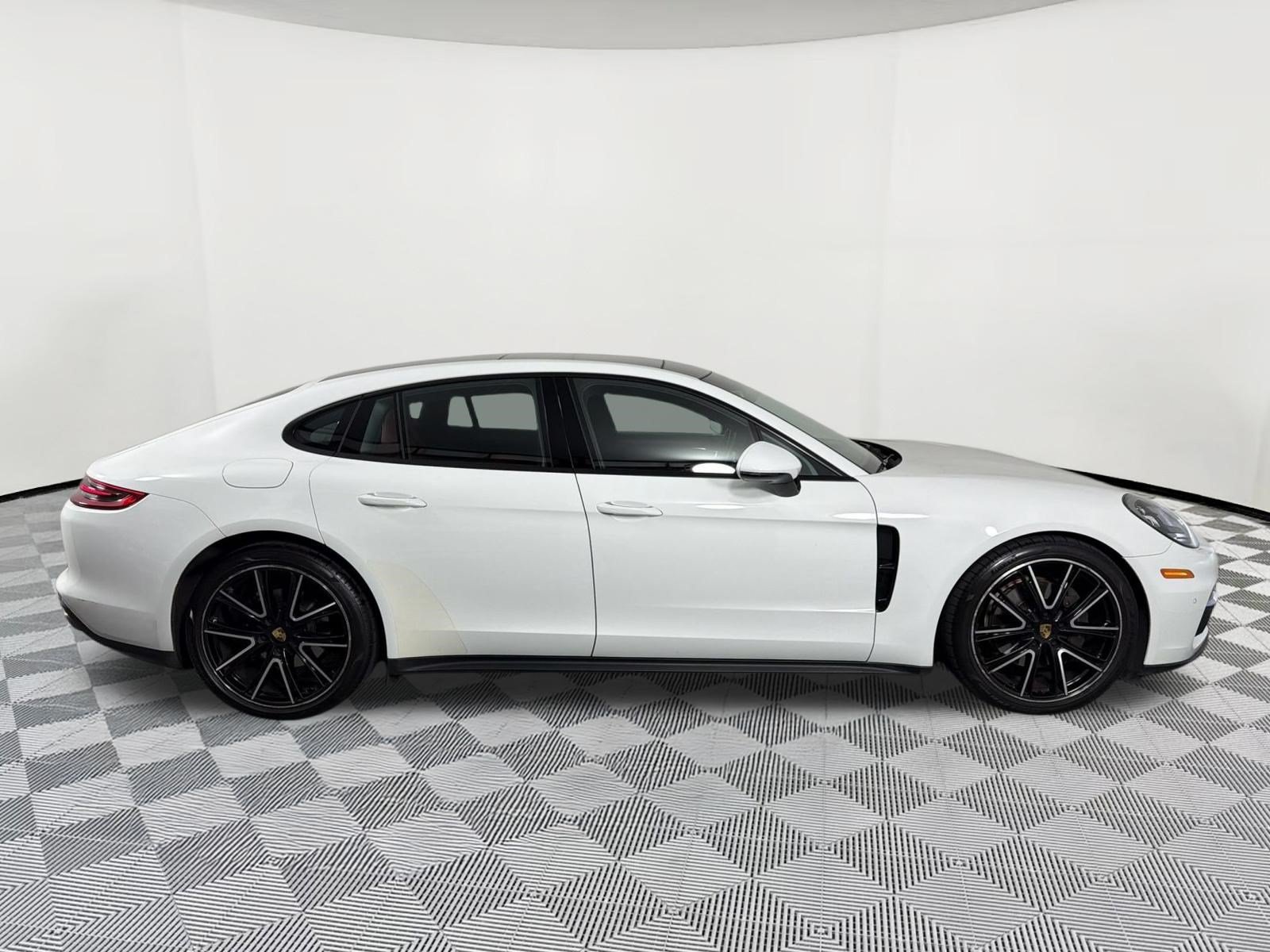 Certified 2019 Porsche Panamera image 8