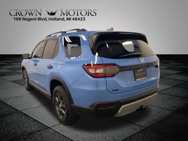 Certified 2025 Honda Pilot TrailSport image 4