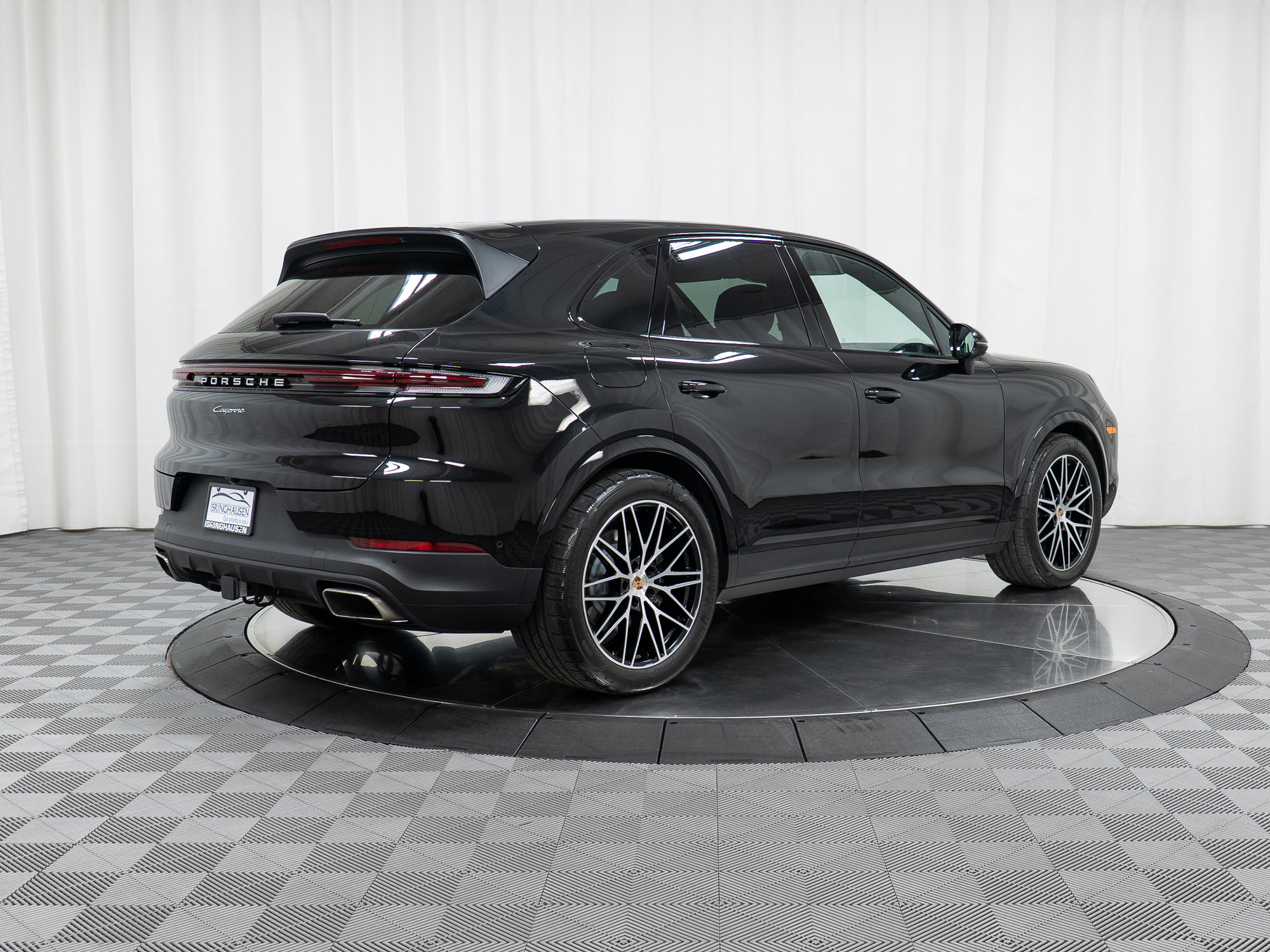 Used 2025 Porsche Cayenne AWD/4WD image 7