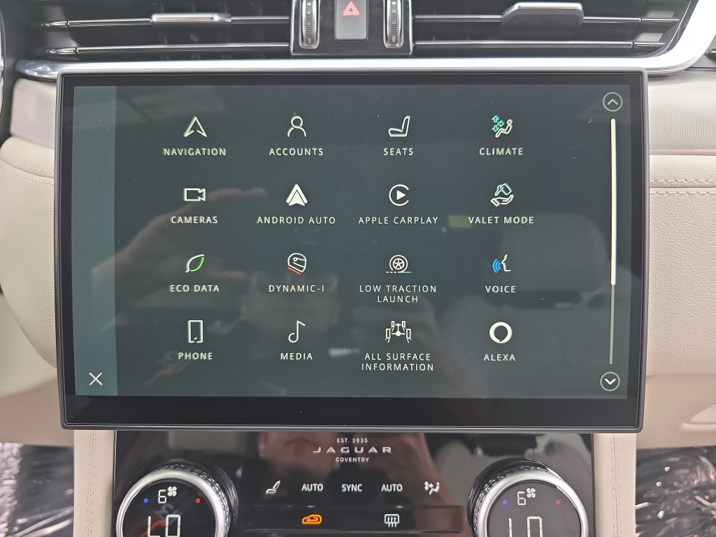 Certified 2025 Jaguar F-PACE R-Dynamic S AWD/4WD image 21
