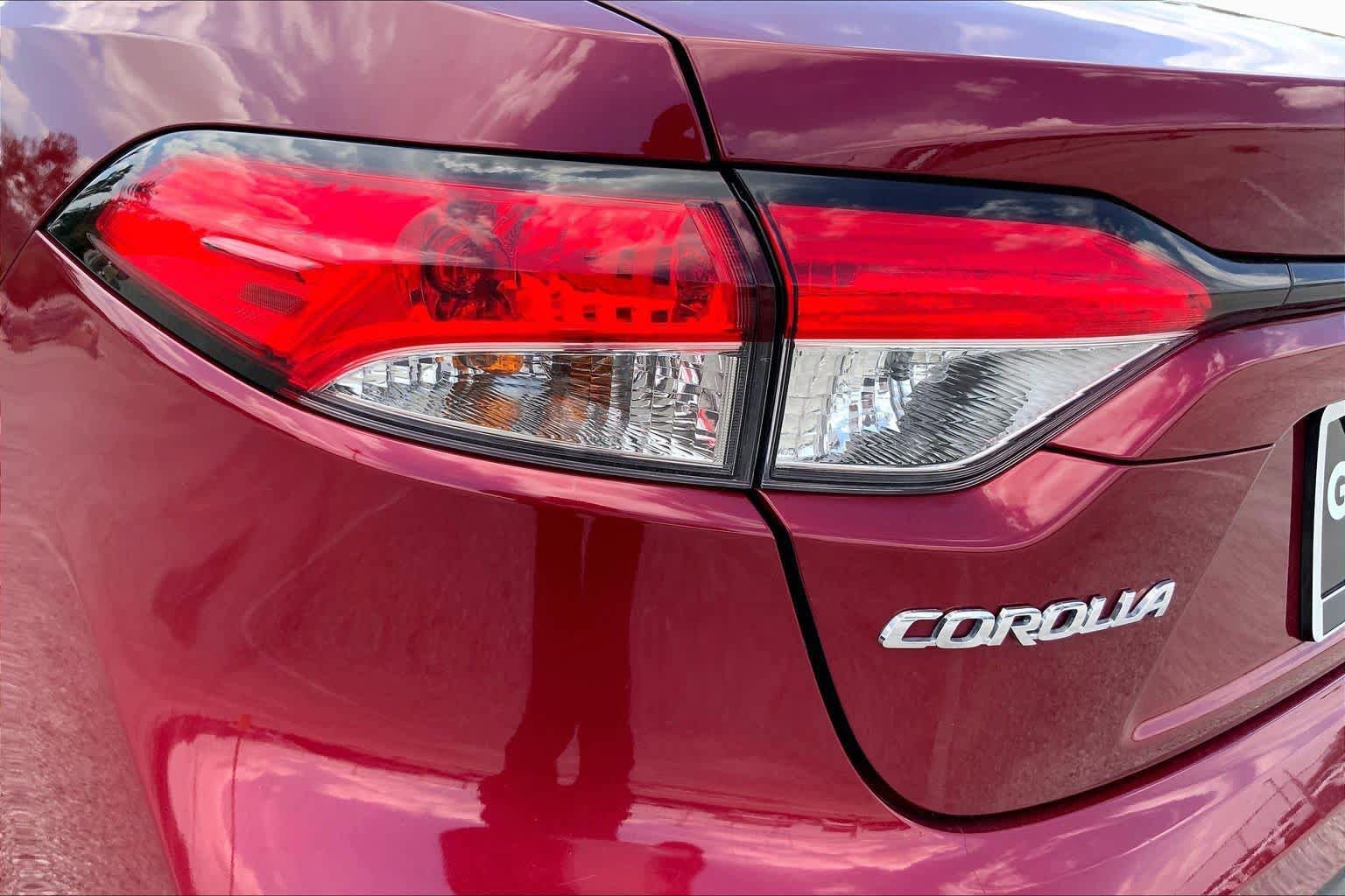 Used 2024 Toyota Corolla LE FWD image 28