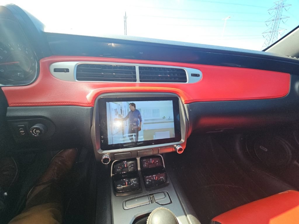 Used 2015 Chevrolet Camaro SS w/ Commemorative Special Edition RWD image 17