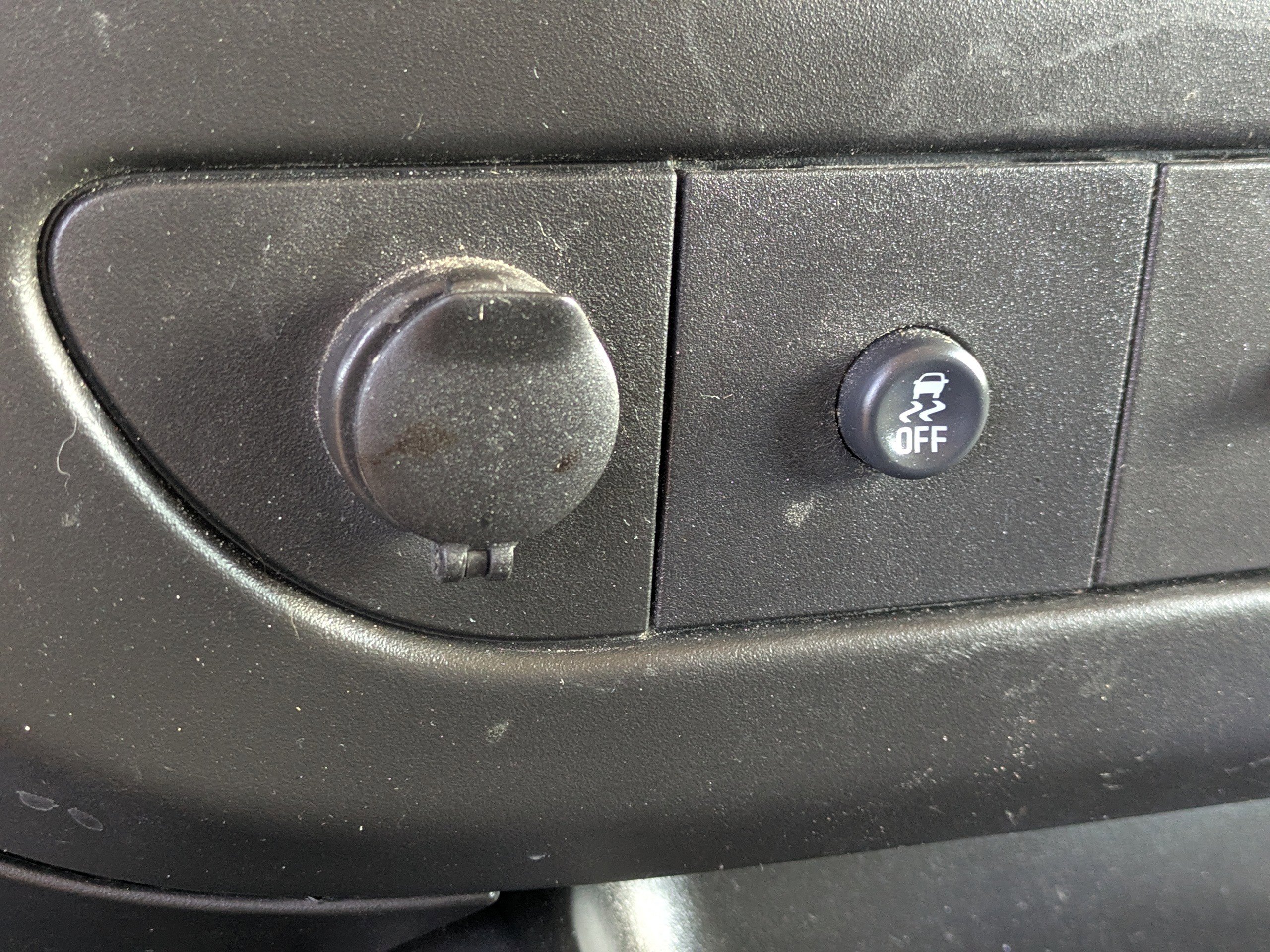 Used 2014 Chevrolet Express 1500 image 21