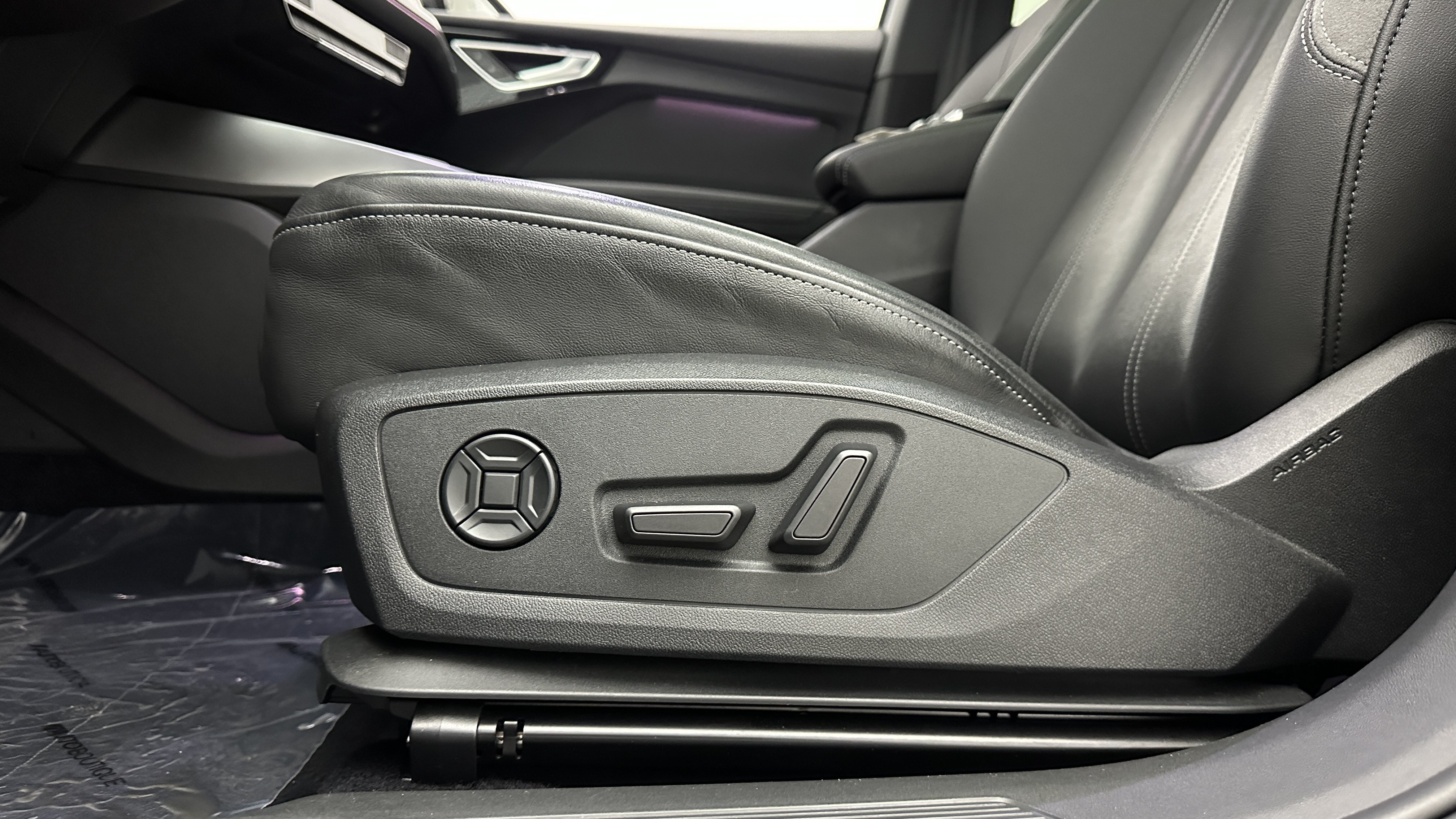 Used 2023 Audi Q4 e-tron Premium Plus w/ Premium Plus RWD image 15