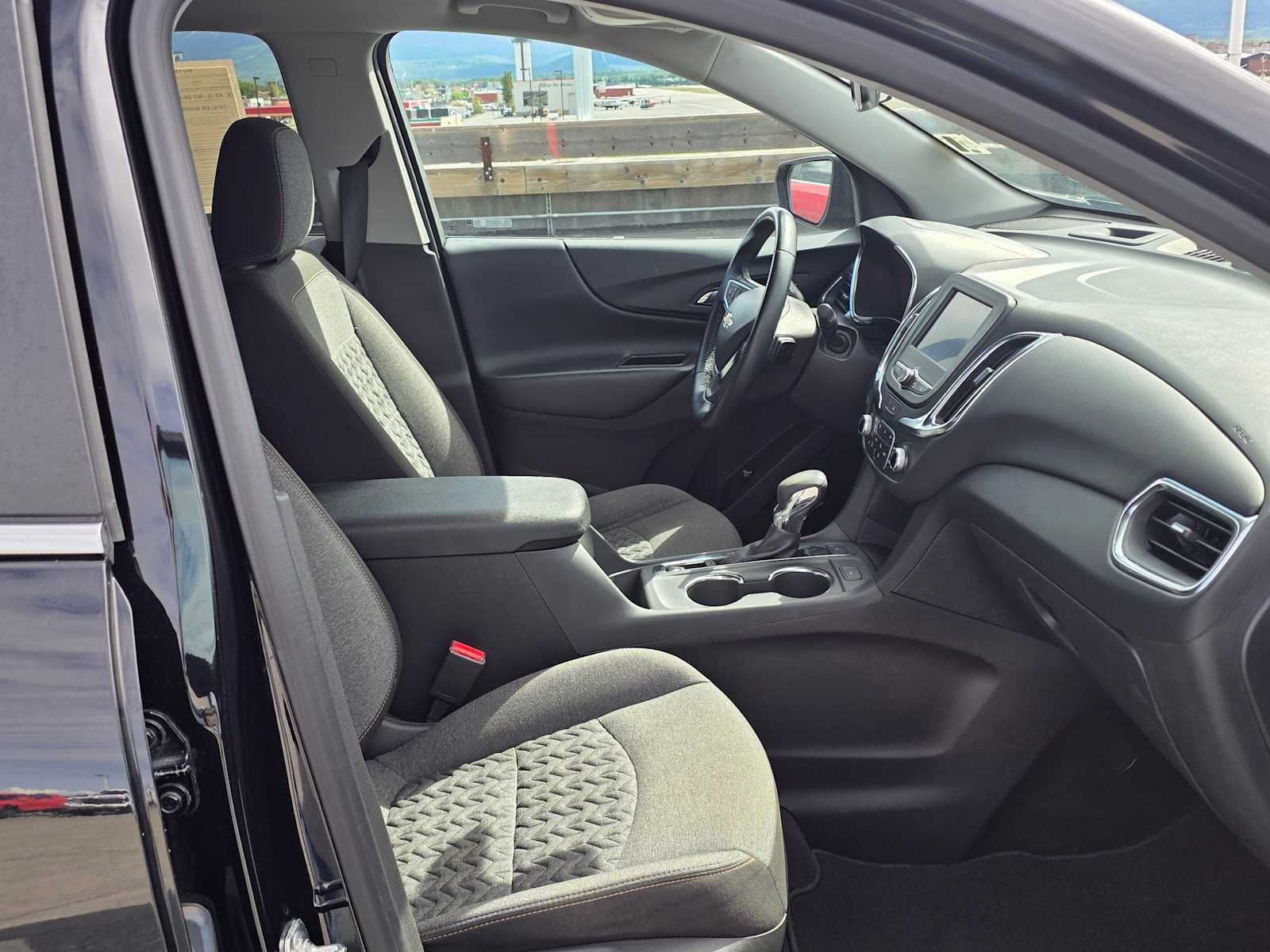 Used 2024 Chevrolet Equinox LT AWD/4WD image 11