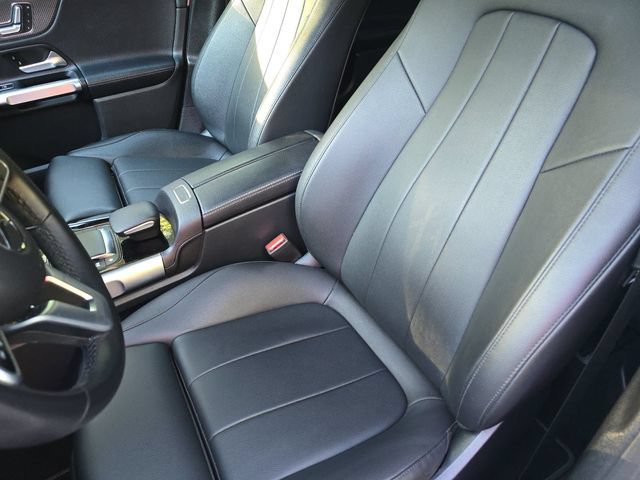 Used 2022 Mercedes-Benz GLB 250 image 13