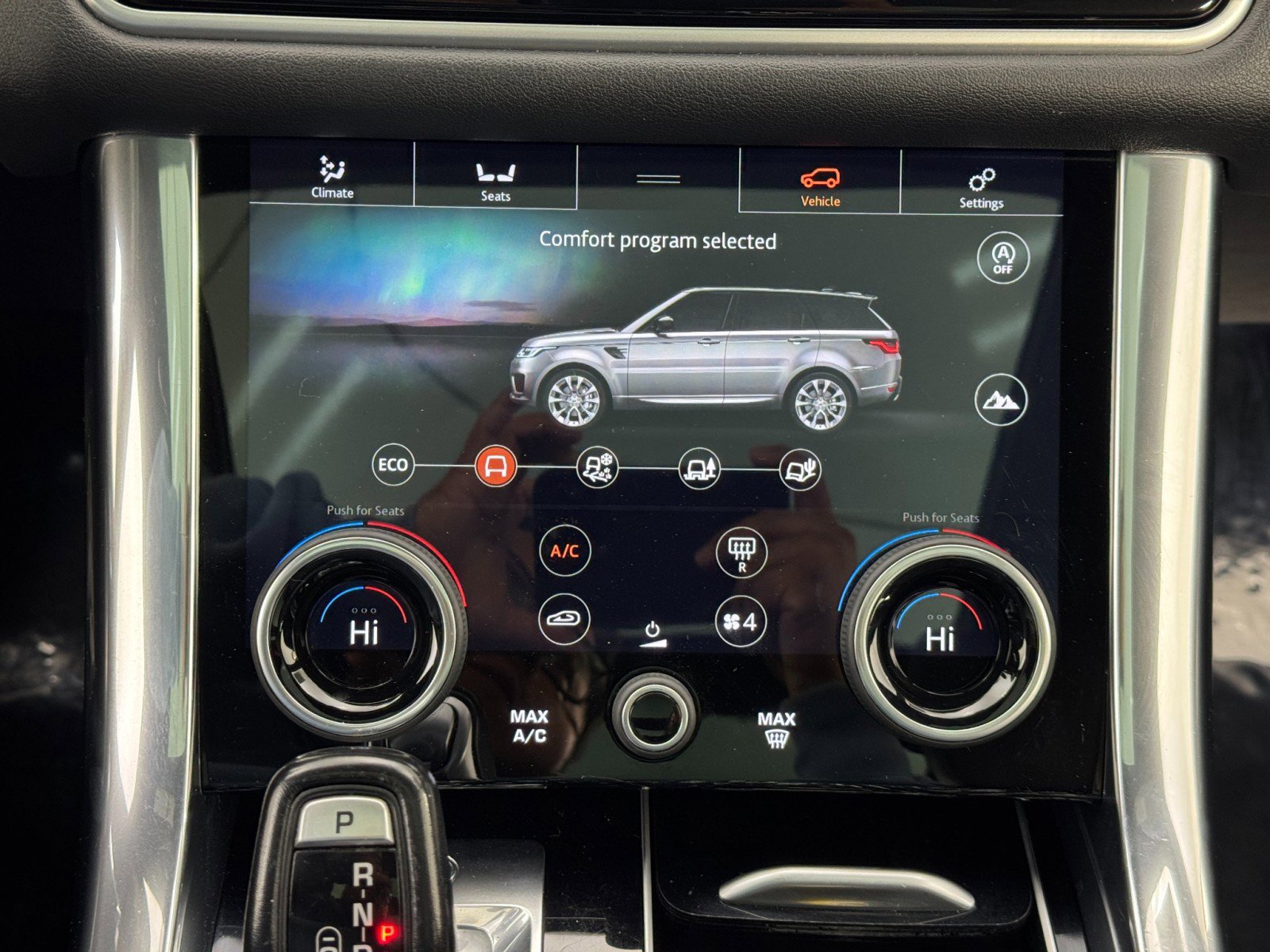 Used 2018 Land Rover Range Rover Sport HSE image 32