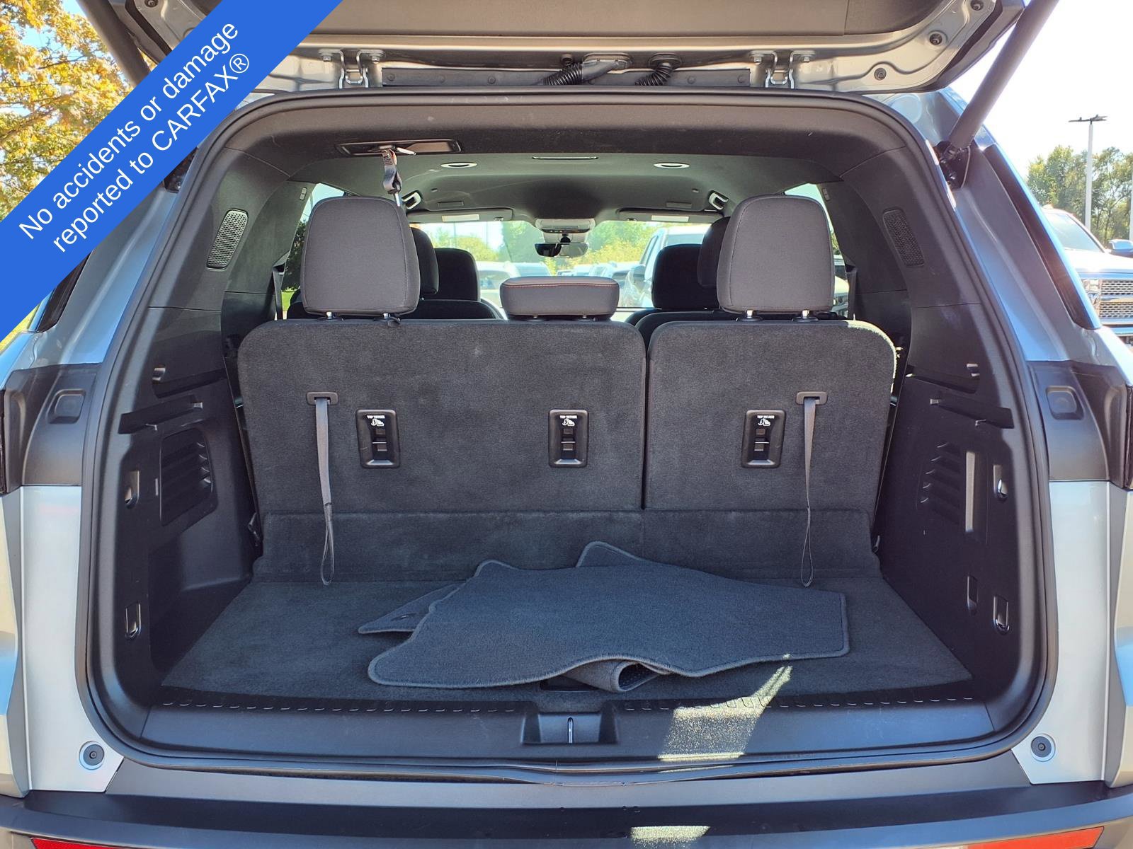 Used 2026 Chevrolet Traverse LT w/ Driver Confidence Package FWD image 9
