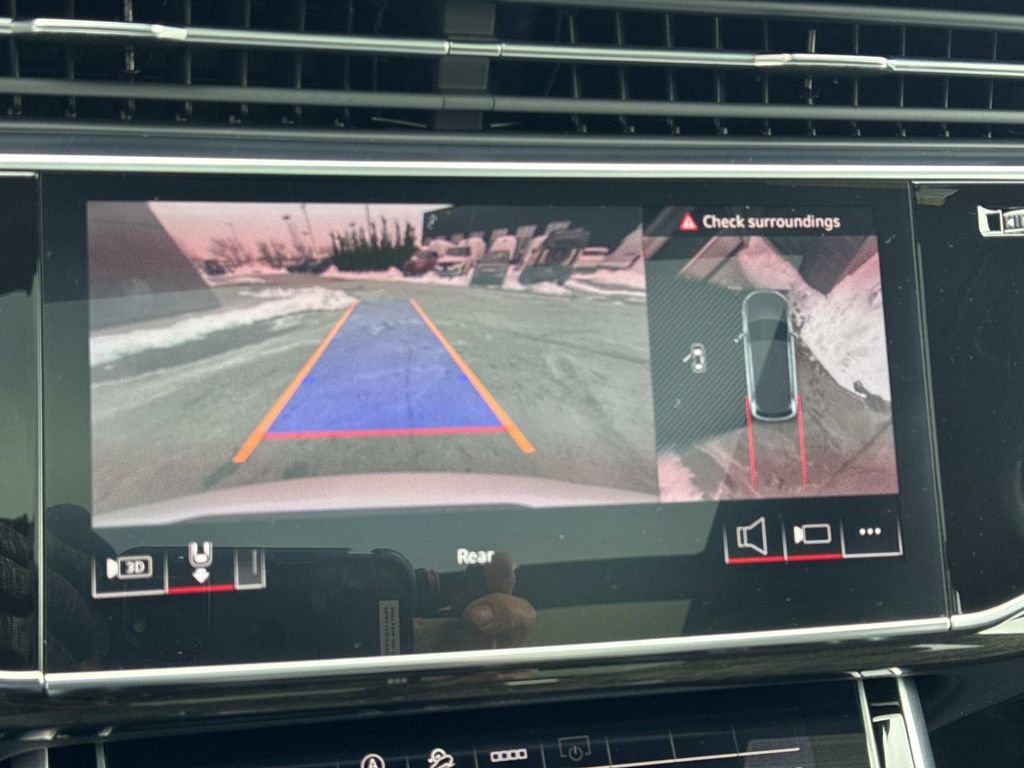 Used 2025 Audi Q7 3.0T Premium Plus image 23