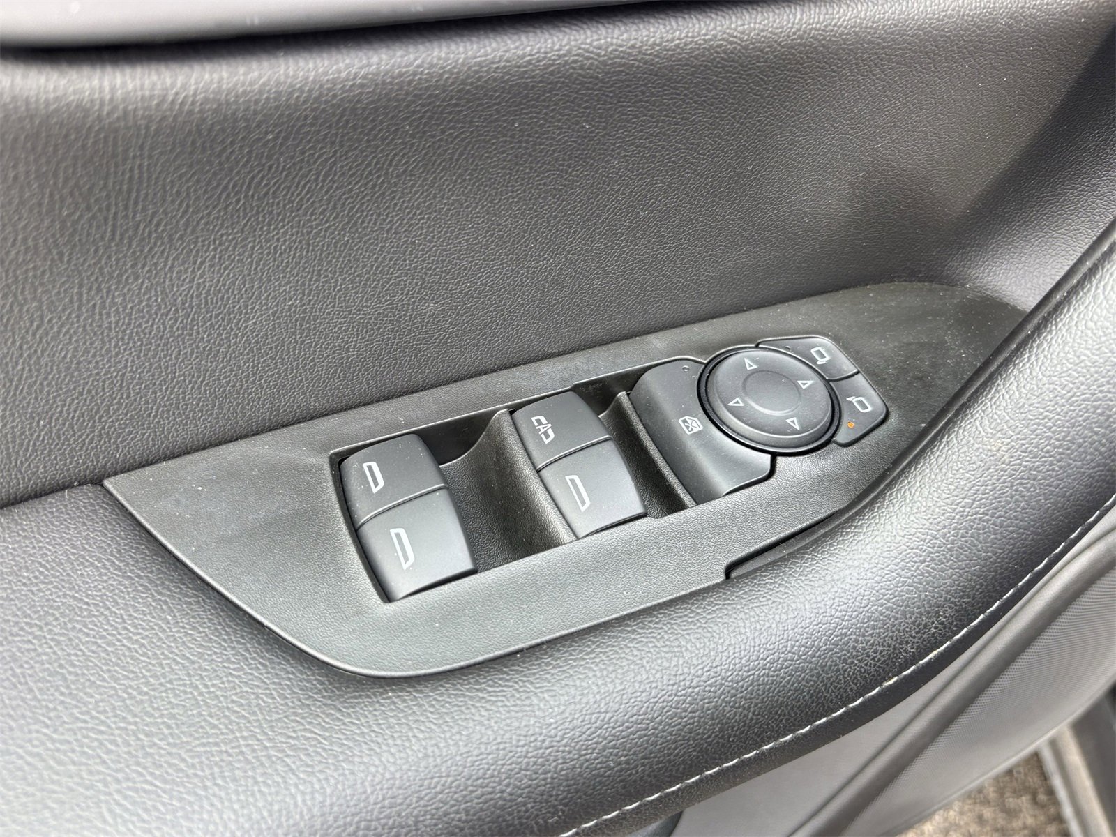 Used 2021 Chevrolet Blazer LT w/ LPO, Exterior Decal Package image 16