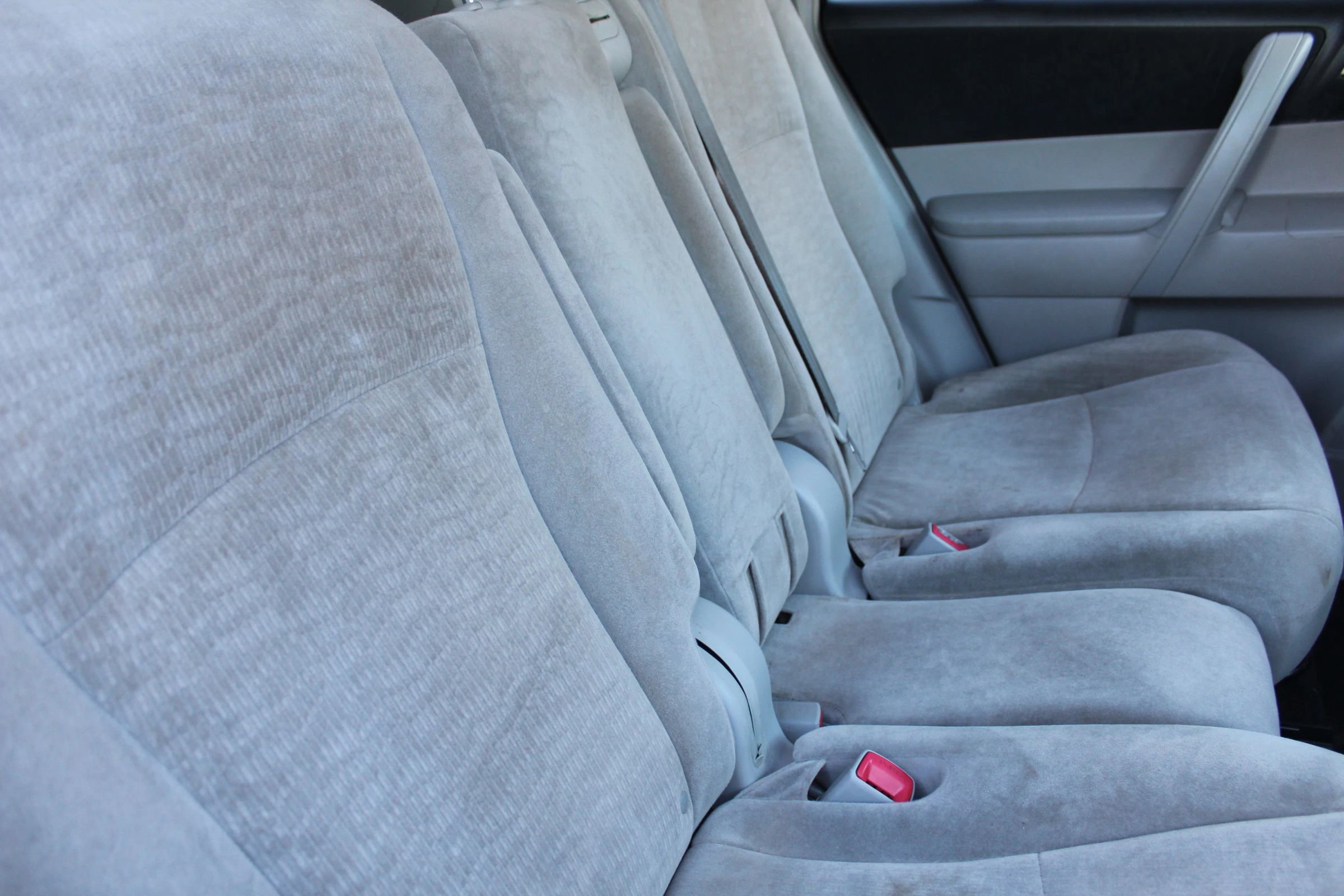 Used 2011 Toyota Highlander Hybrid w/ Cold Weather Pkg image 16