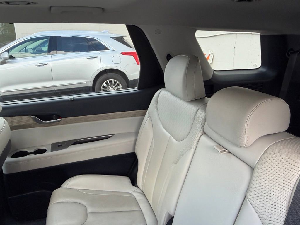 Used 2022 Hyundai Palisade SEL w/ 8P Bench Seat Package AWD/4WD image 12