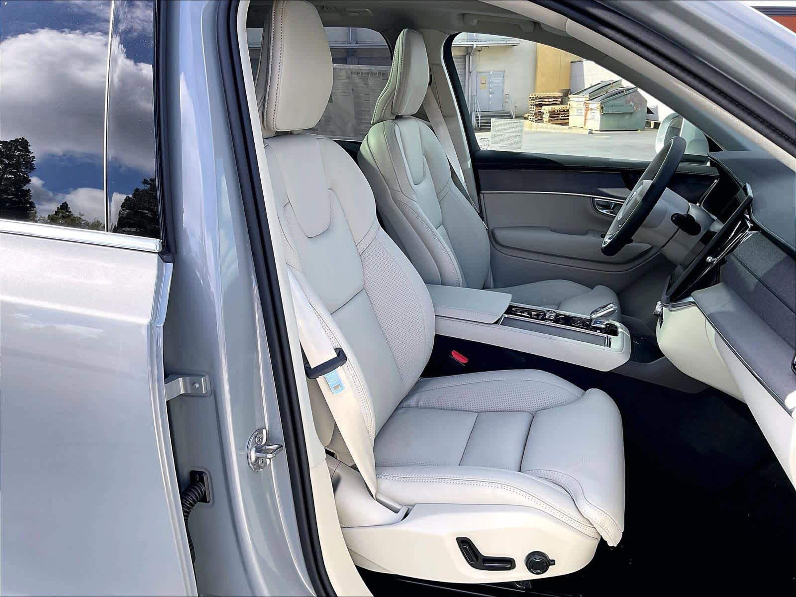 New 2026 Volvo XC90 T8 Ultra w/ Protection Package Premier AWD/4WD image 32