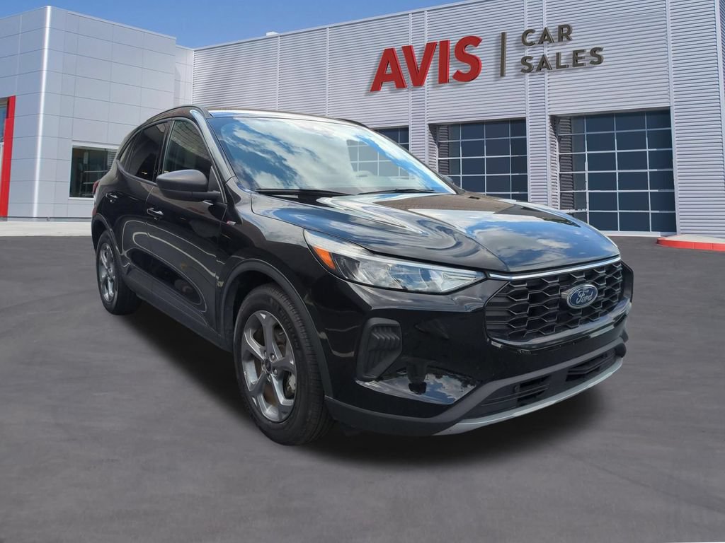 Used 2025 Ford Escape ST-Line FWD image 3