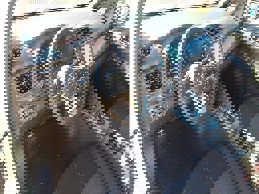 Used 2022 Nissan Leaf S image 15