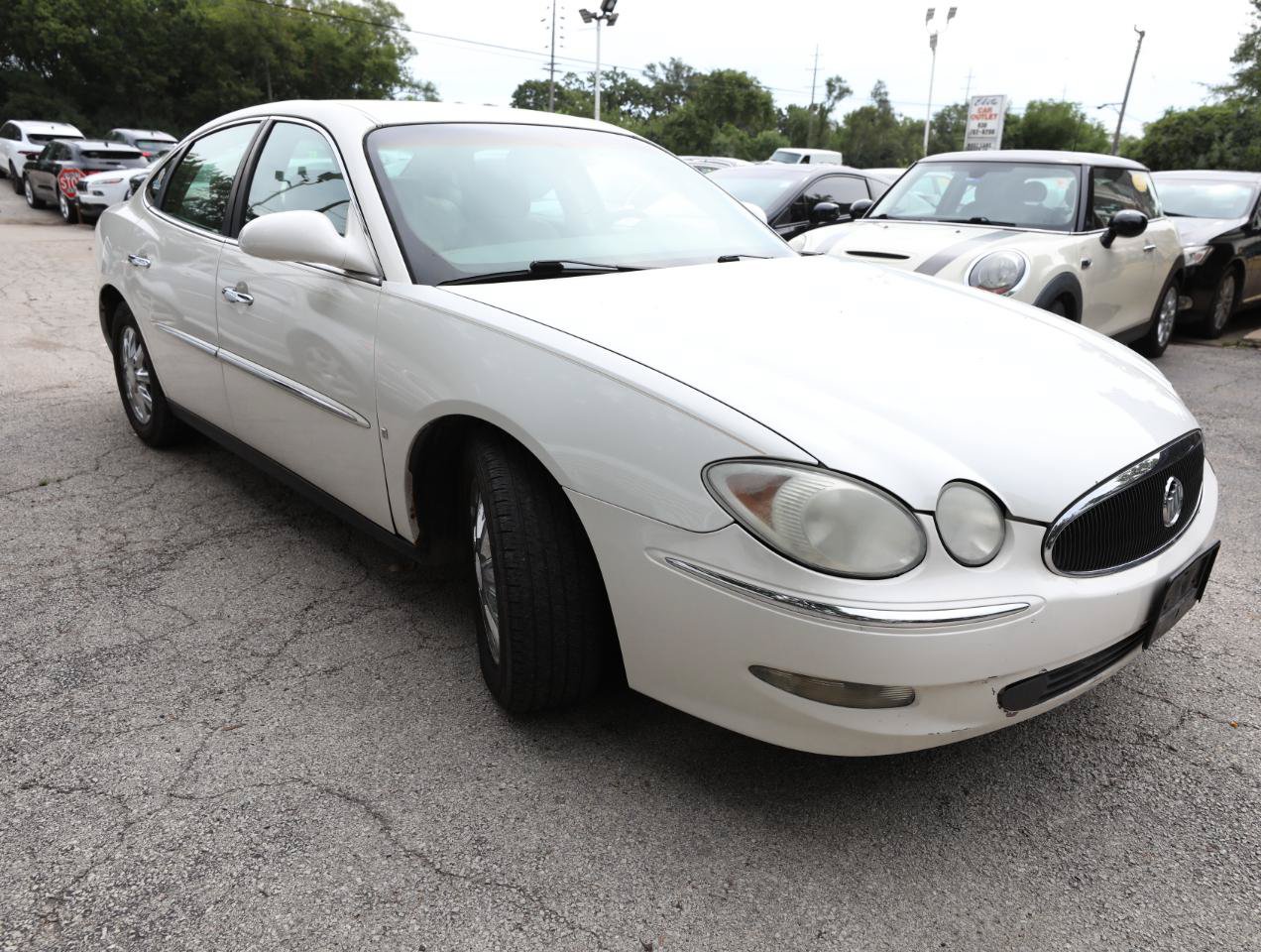 Used 2007 Buick LaCrosse CX w/ Chrome Enhancement Package FWD image 4