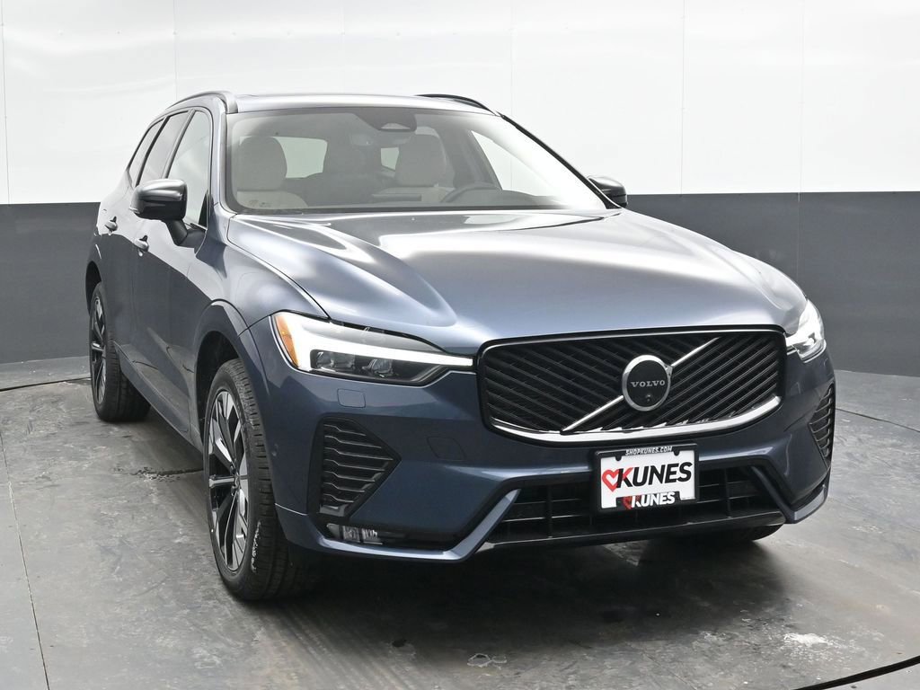 New 2026 Volvo XC60 B5 Plus w/ Climate Package image 4
