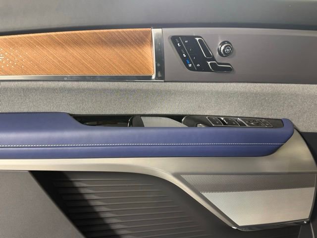 New 2026 Cadillac Vistiq Premium Luxury image 13