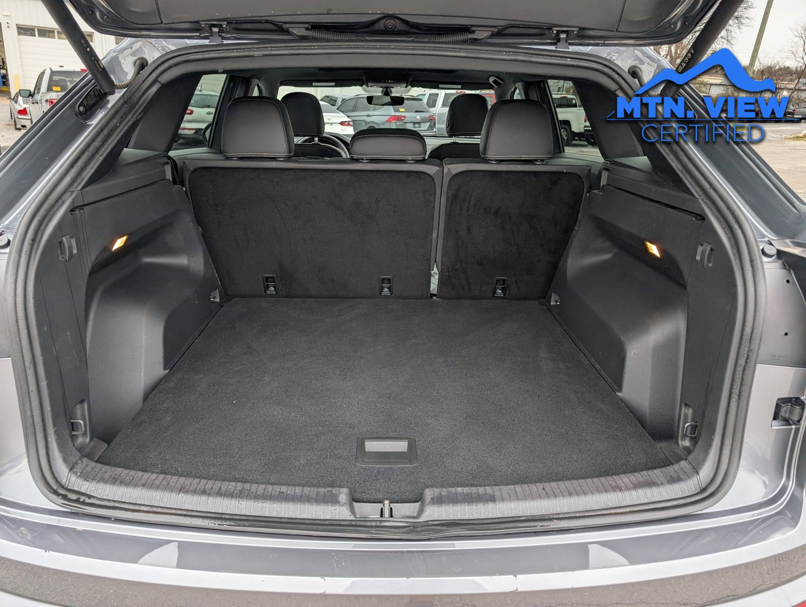 Used 2023 Volkswagen Atlas Cross Sport SE image 13