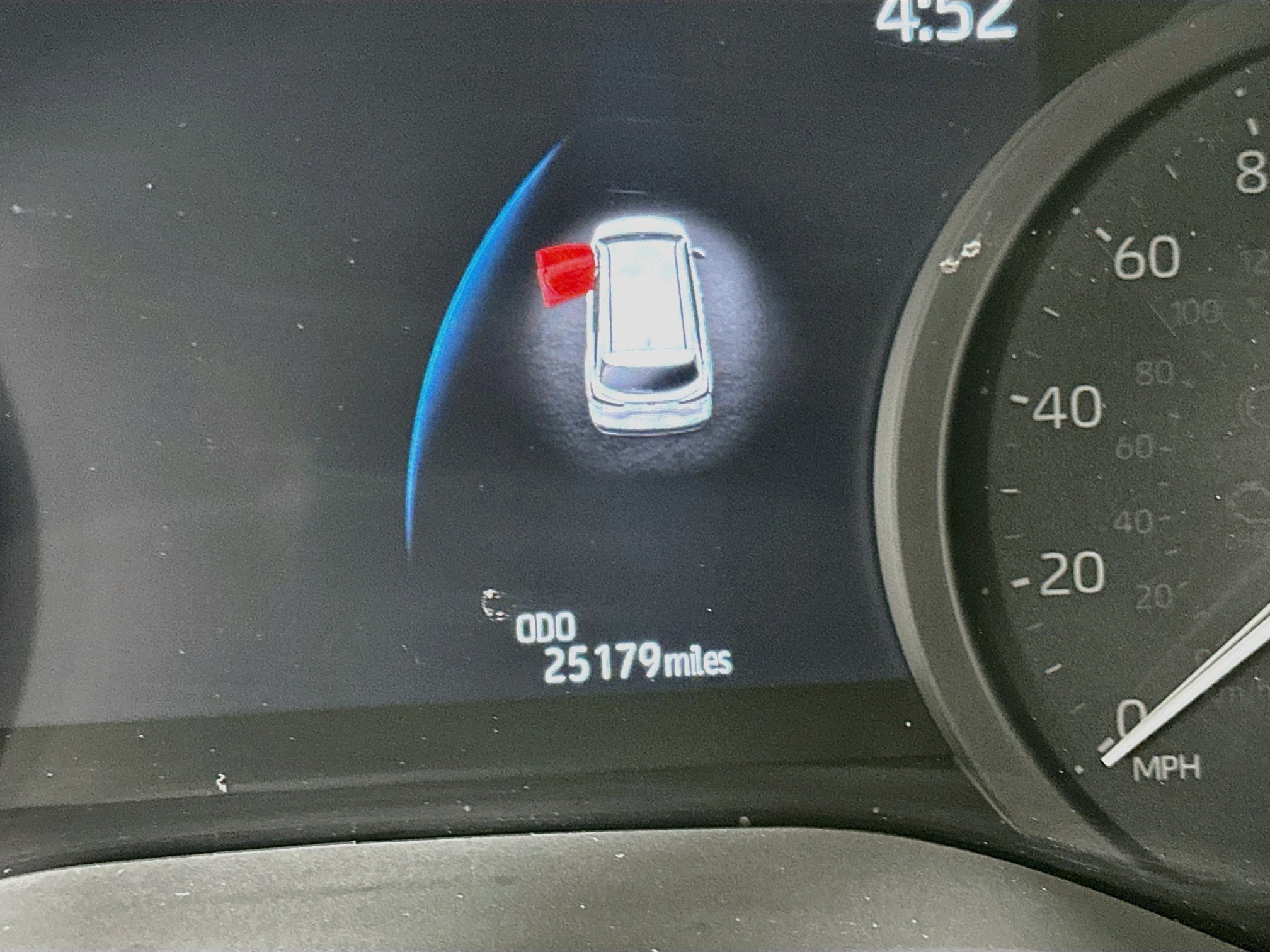 Used 2026 Toyota Sienna XLE FWD image 18