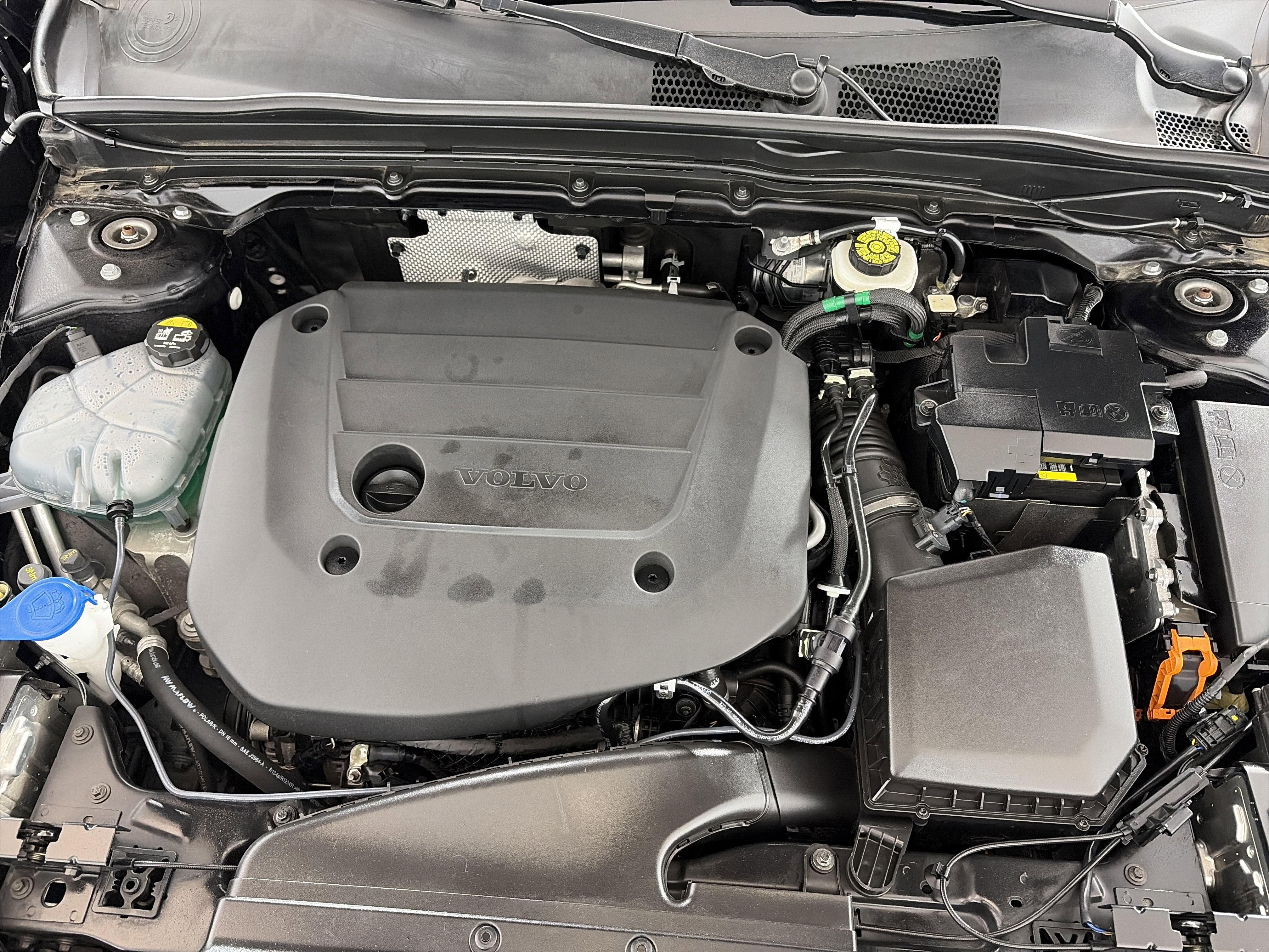 Used 2025 Volvo XC40 B5 Core image 11